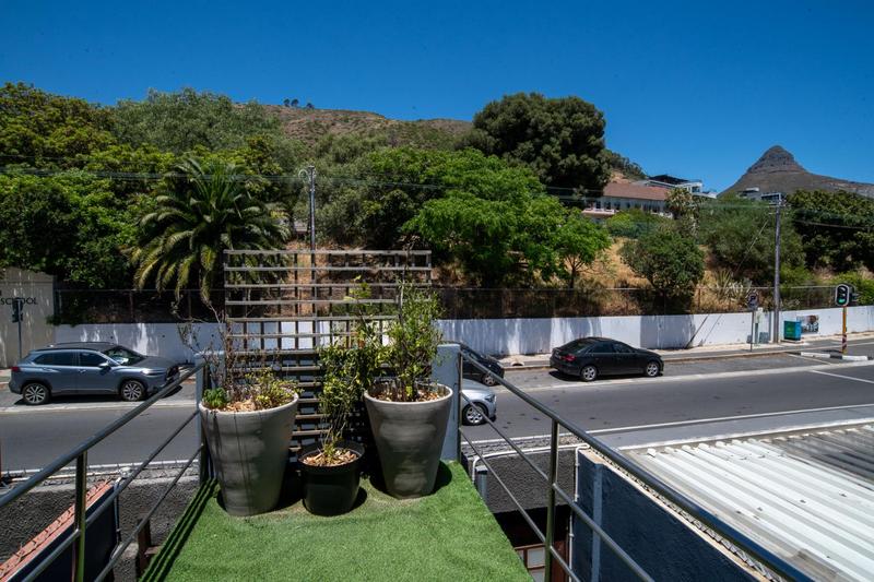 2 Bedroom Property for Sale in Sea Point Western Cape